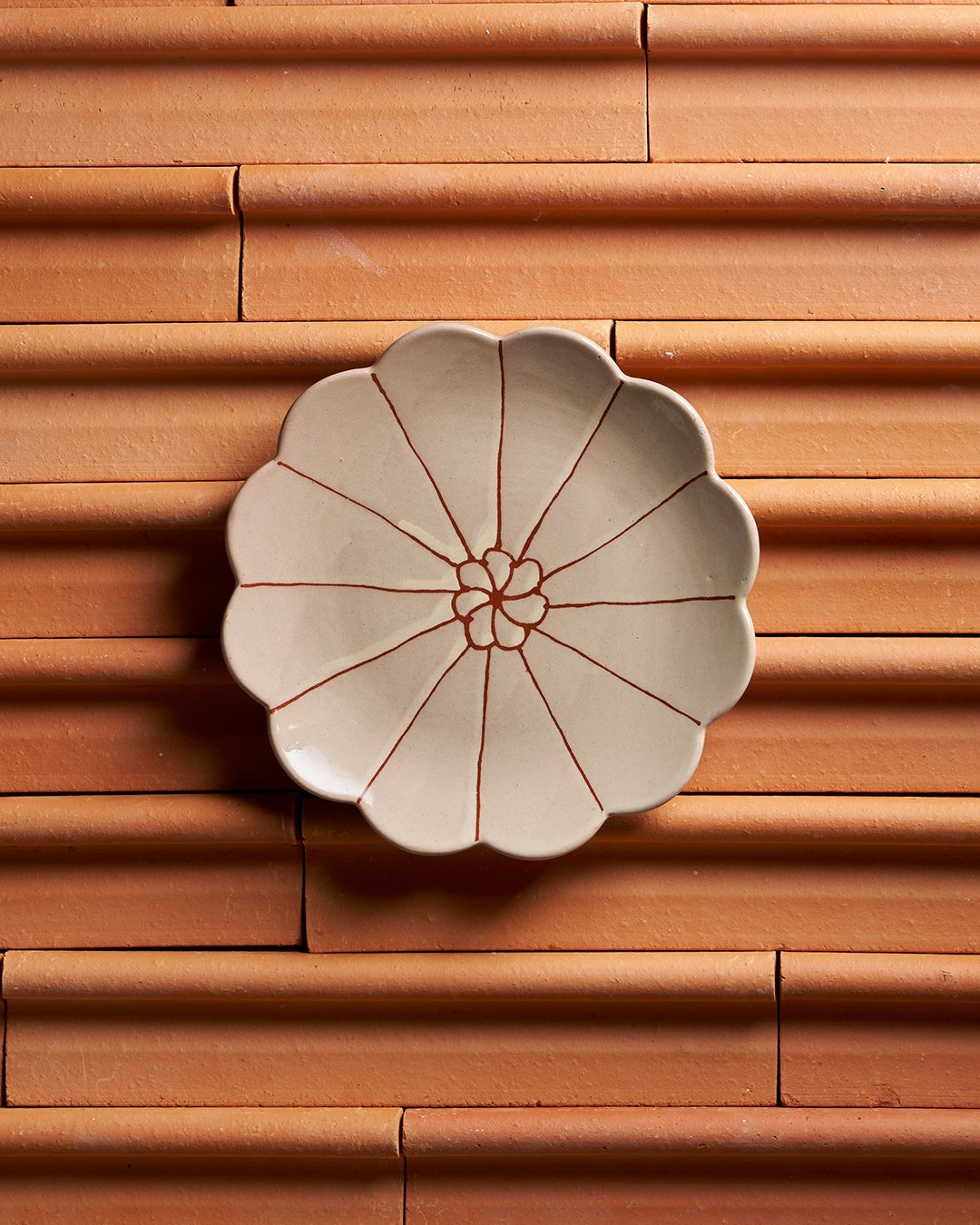 Robert Gordon: June's Daisy Plate / Spinning Flower