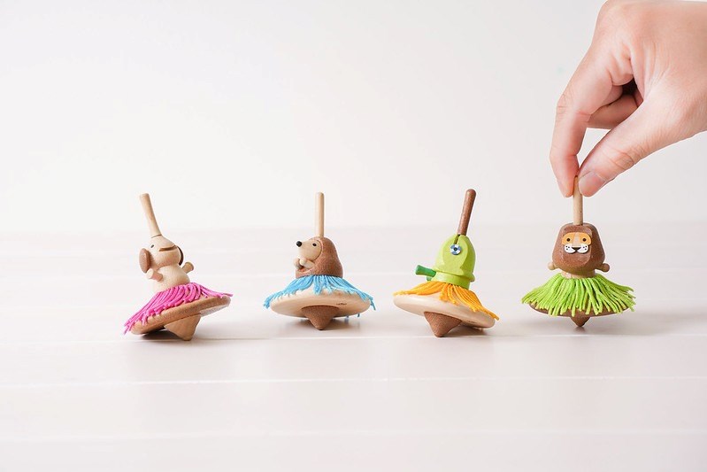 Spinning Top - Hula dance Hedgehog