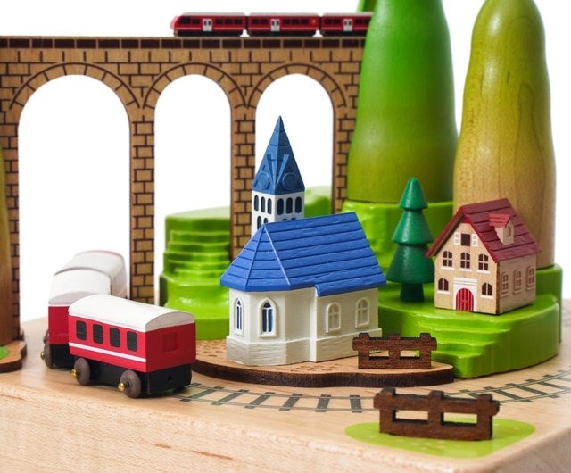 Music Box Mountain Train