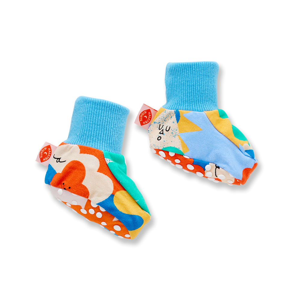 Halcyon Nights: Baby Booties Mount Wiggly