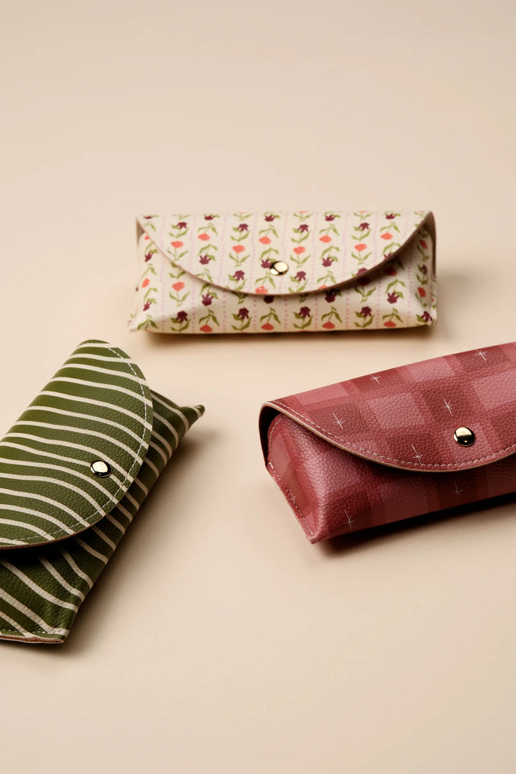 Designworks Ink Glasses Case - Wavy Stripe