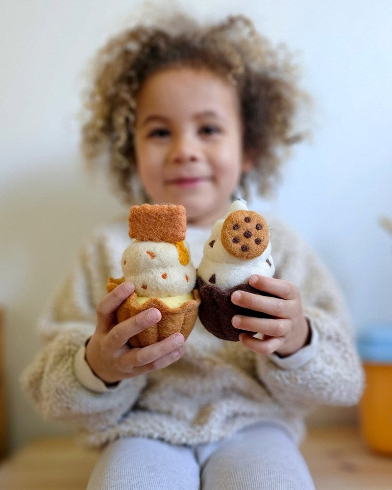 Tara Treasures: Felt Giant Biscoff Cupcake