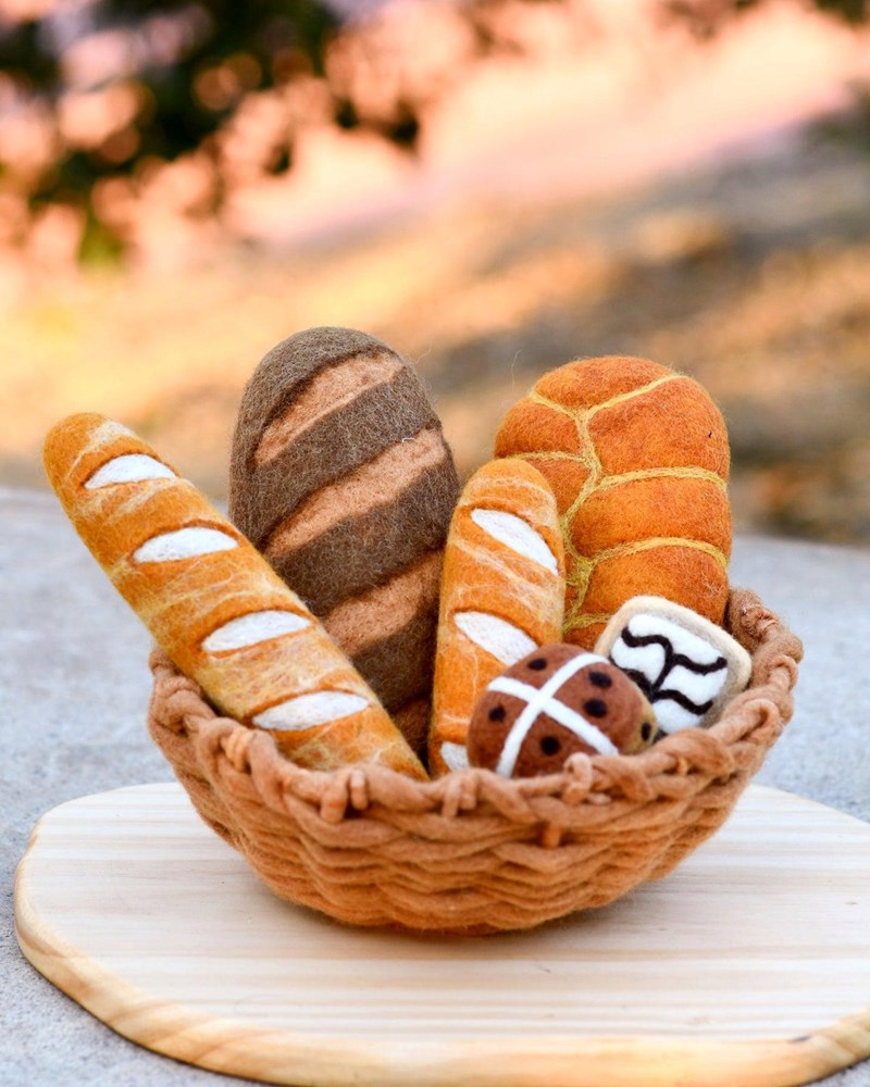 Tara Treasures: Felt Rye Bread
