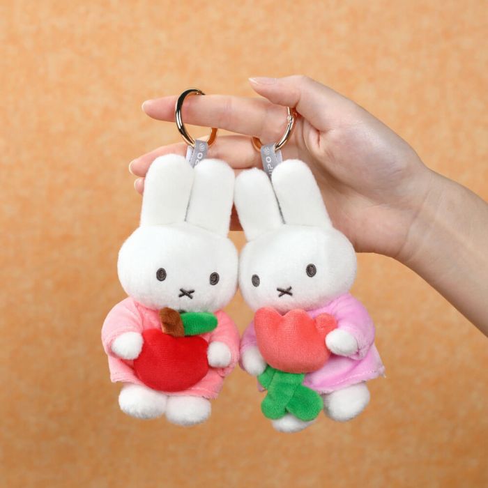 Miffy Keyring: Miffy with Tulip