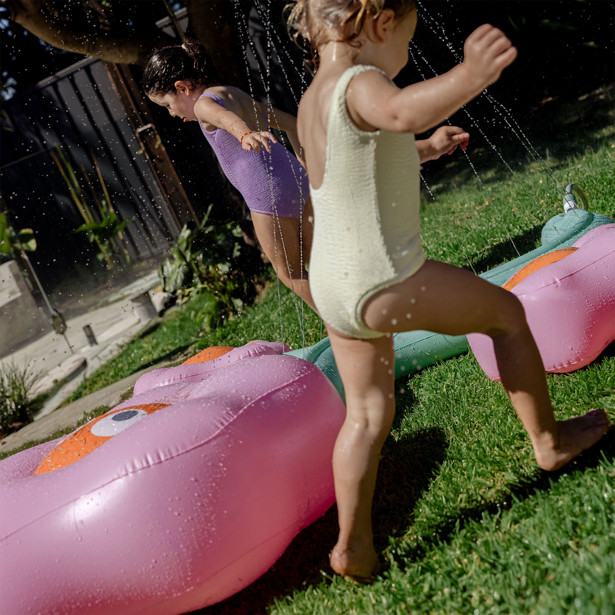 Sunnylife Inflatable Sprinkler - Poppy the Peach