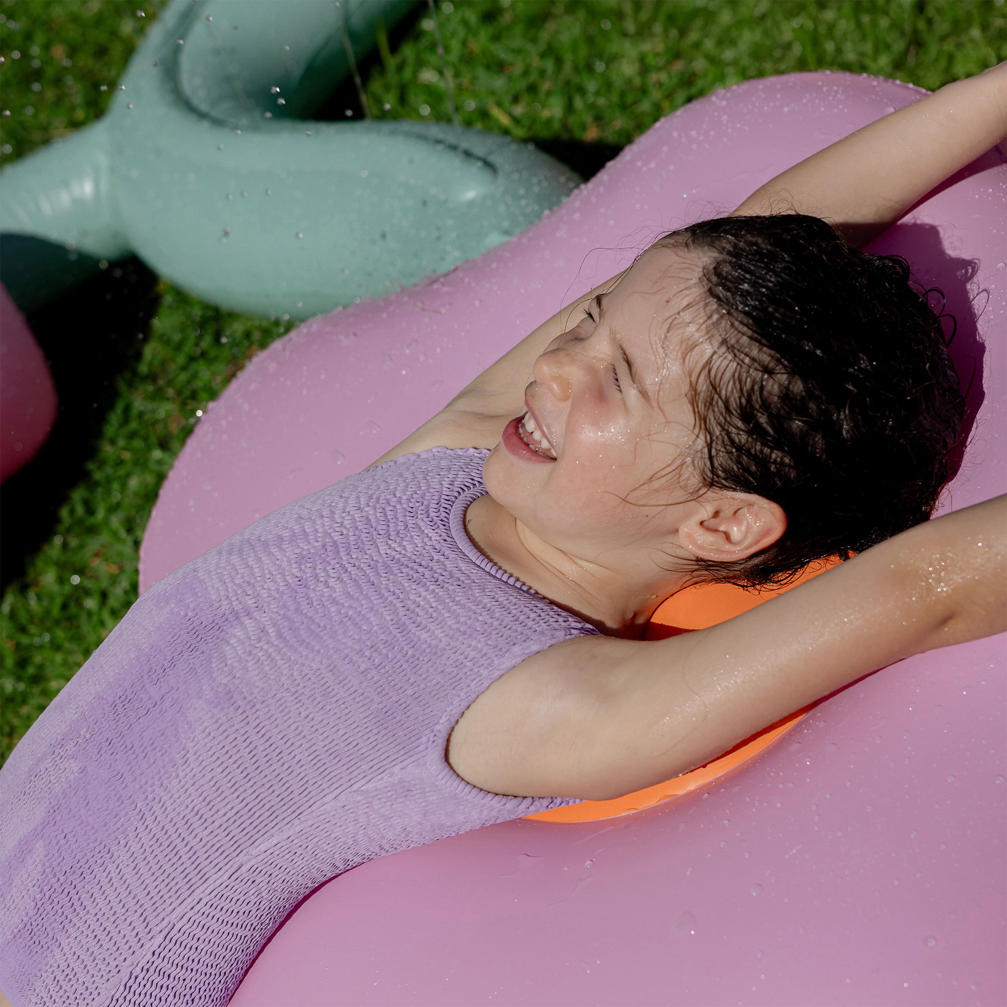 Sunnylife Inflatable Sprinkler - Poppy the Peach