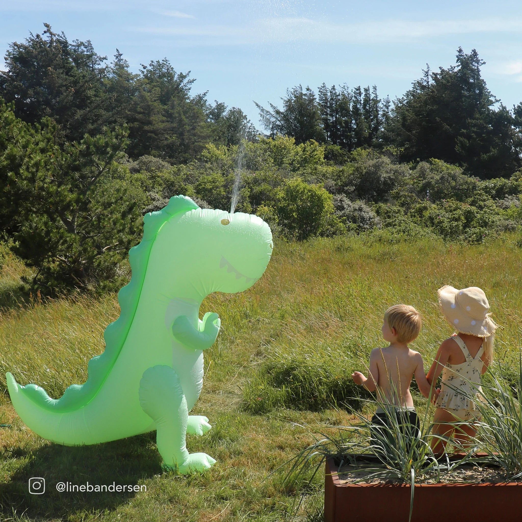 Sunnylife Giant Inflatable Sprinkler - Surfing Dino
