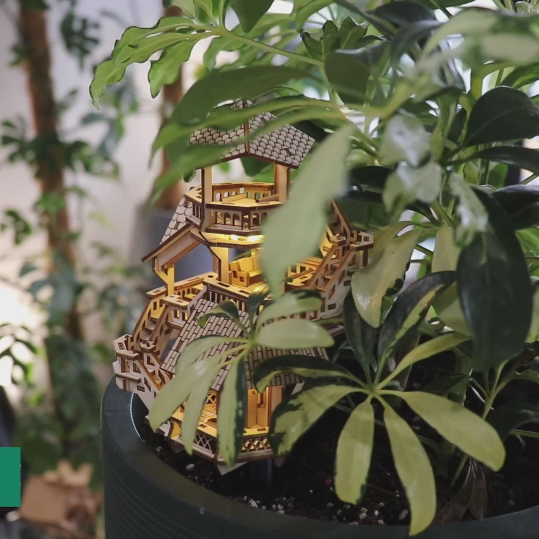 Tiny Treehouses: Forest Cottage