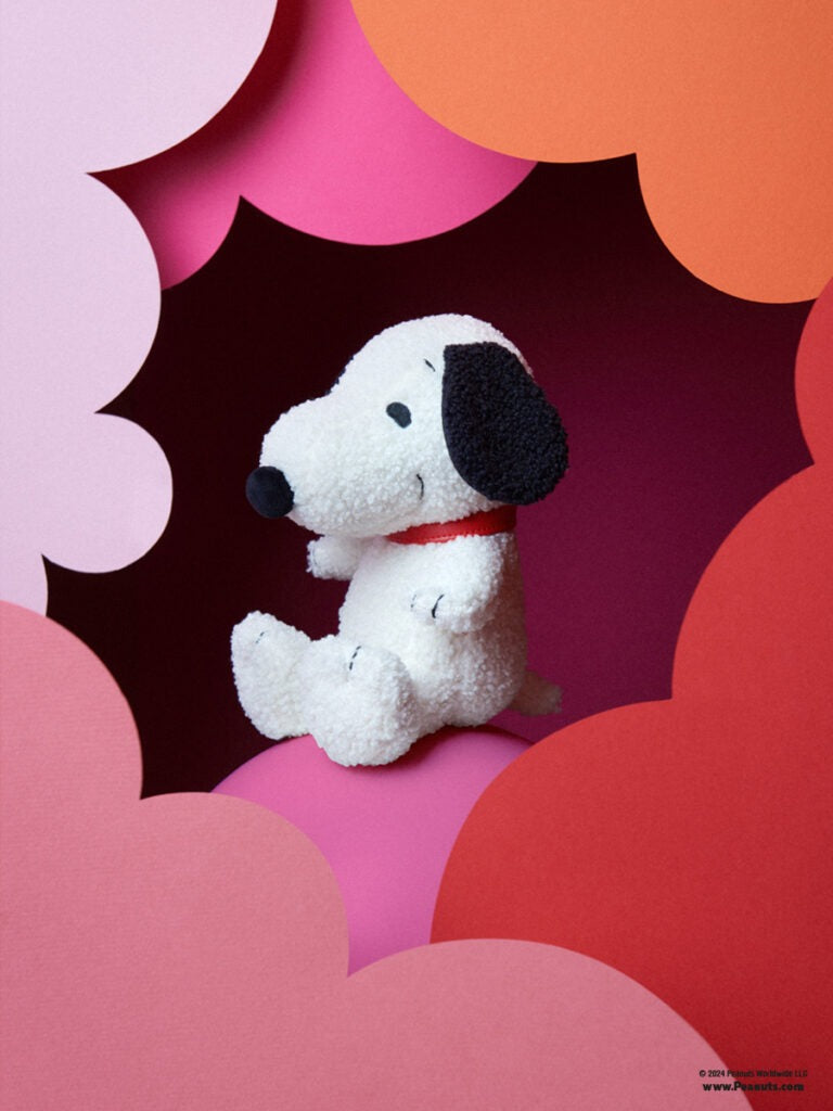 Bon Ton Toys: Snoopy Sitting Tiny Teddy Cream