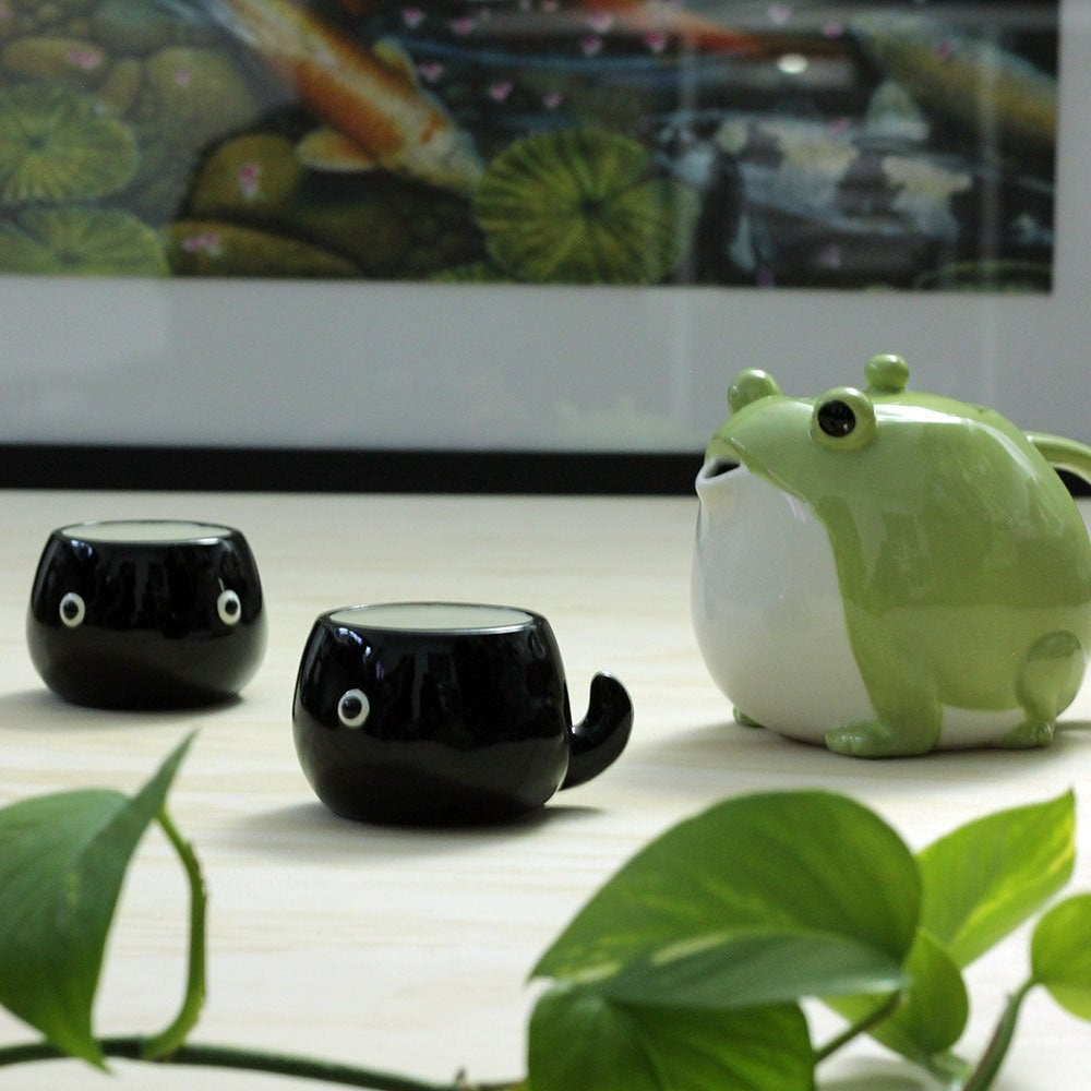 Frog Teapot and 2 tadpole cups
