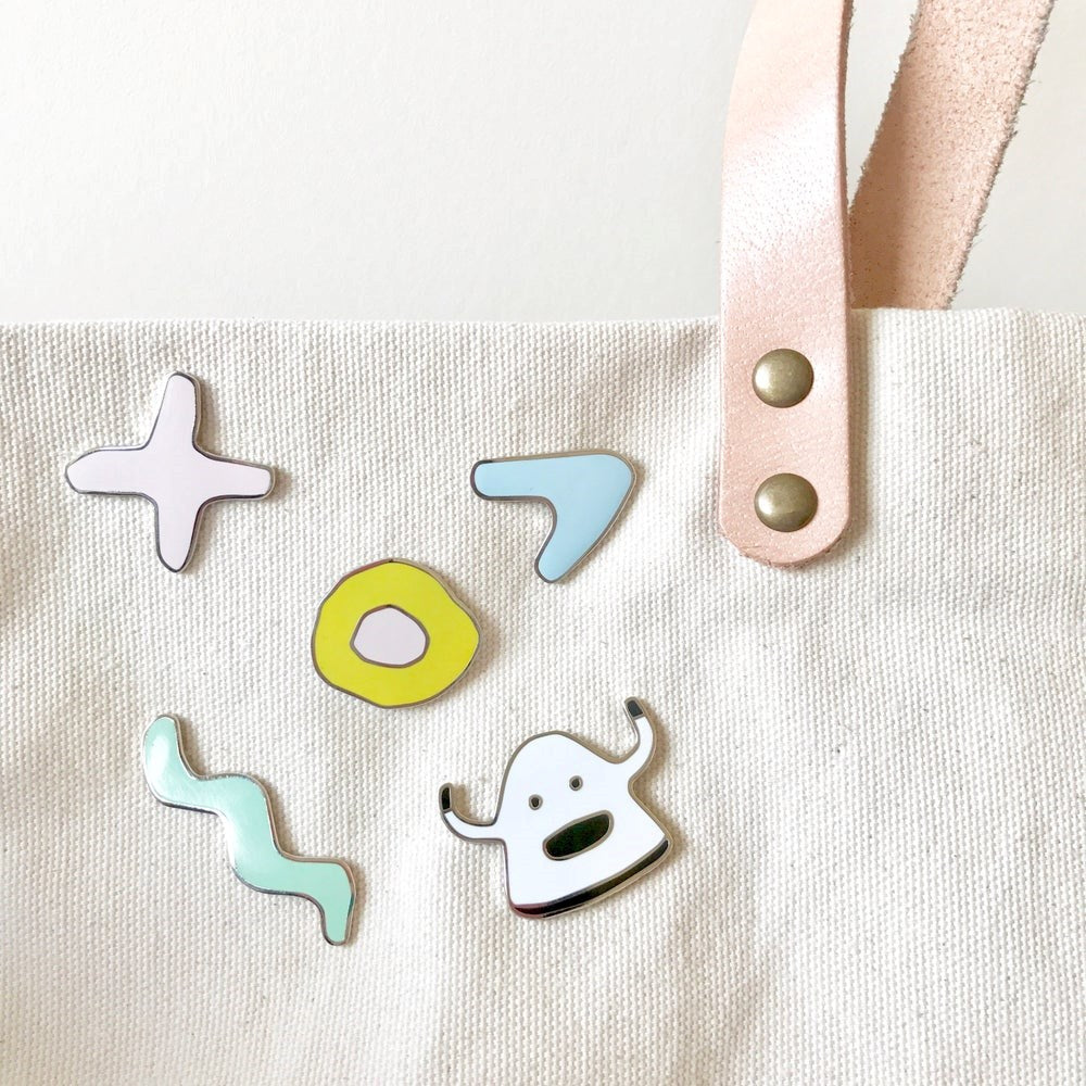 Shuh: Enamel Pin X Pink